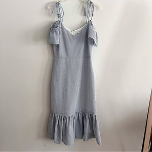 Wayf size Medium blue and white seersucker pinstripe pretty dress good c…